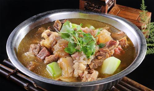 吃瓜可以吃羊肉吗,吃瓜也能搭配羊肉？探索夏日美食新搭配